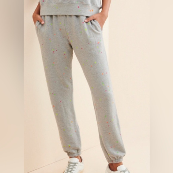 🩷🤍🩵💛NWT Sundry Sweatpants - Grey Splatter Paint- size 1 - Picture 2 of 7